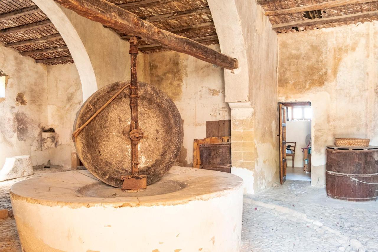 Villa Zottopera - Dimora Di Sicilia 嘉拉蒙提·古非 外观 照片