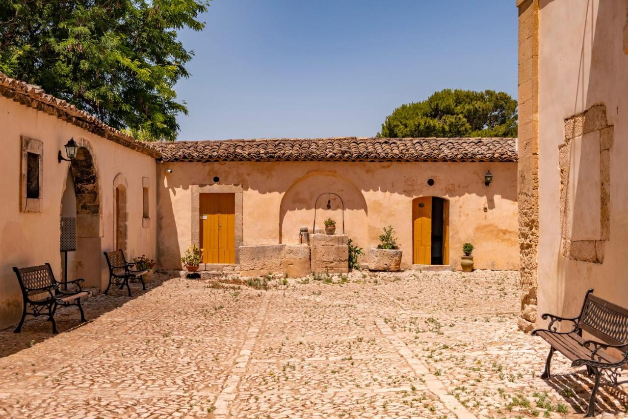 Villa Zottopera - Dimora Di Sicilia 嘉拉蒙提·古非 外观 照片