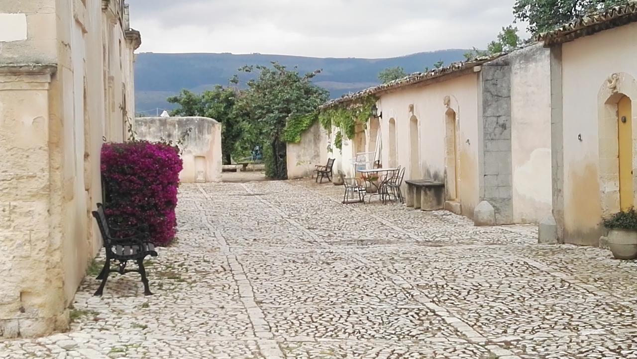 Villa Zottopera - Dimora Di Sicilia 嘉拉蒙提·古非 外观 照片
