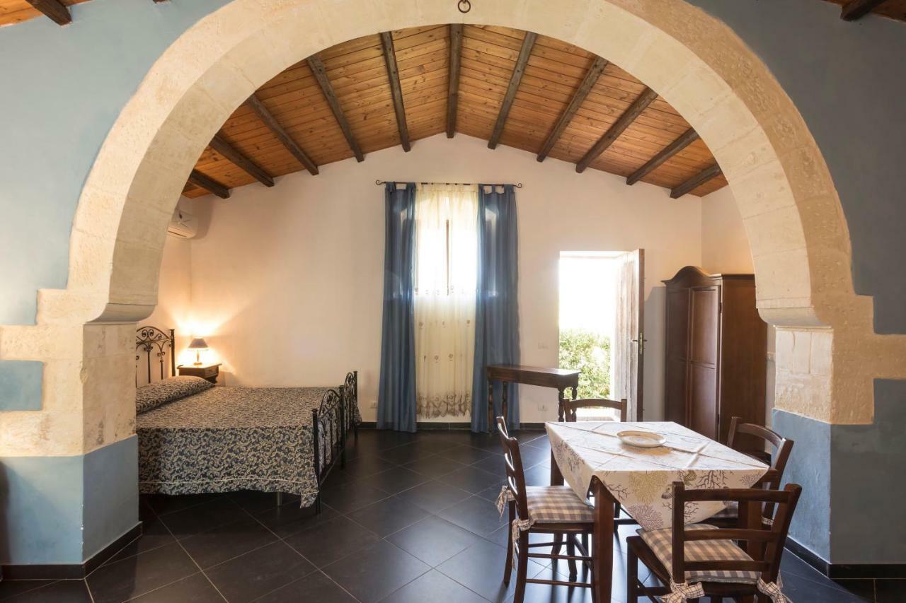 Villa Zottopera - Dimora Di Sicilia 嘉拉蒙提·古非 外观 照片